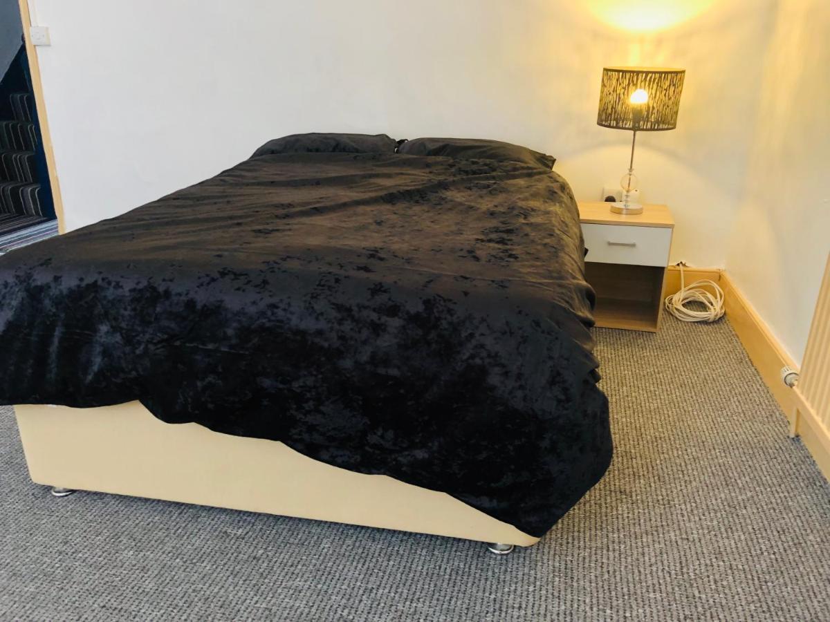 Shous Guest House Emersons Green Екстер'єр фото