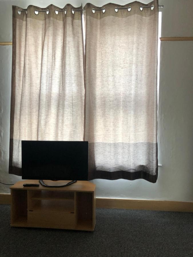 Shous Guest House Emersons Green Екстер'єр фото