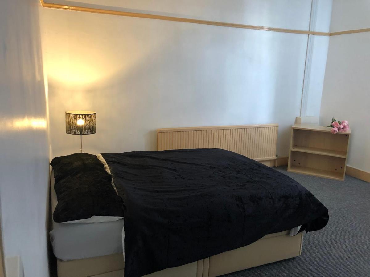 Shous Guest House Emersons Green Екстер'єр фото
